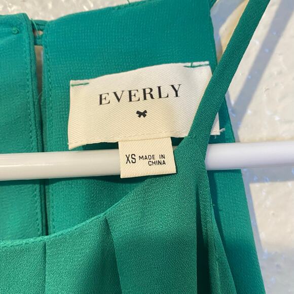 Everly Green Maxi Dress Size XS - Picture 4 of 6